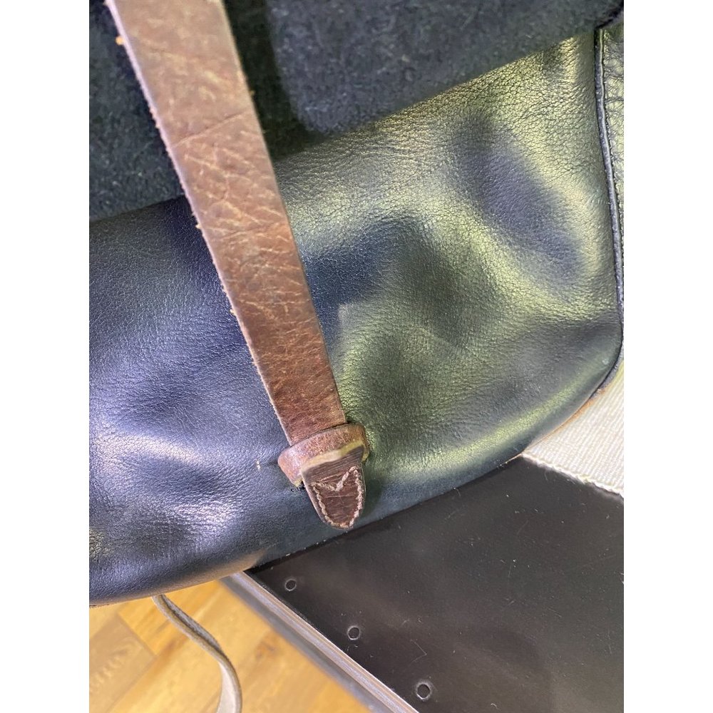 WILL Leather Goods Seneca Black Crossbody Bag - Picture 7 of 12